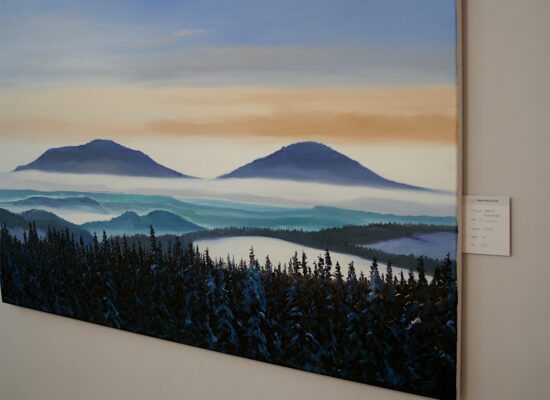 SONNENAUFGANG, Gleichberge von Osten im Winter von Martin Eller, WVZ 11-25 Nr. 1937, Öl auf Leinwand 110 x 150 cm - Seitenansicht, Detail - Galerie Alte Schule